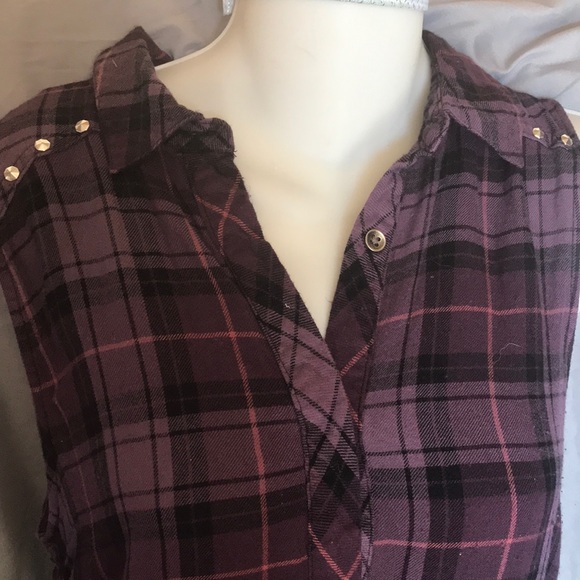 Rock & Republic Top - Picture 2 of 4